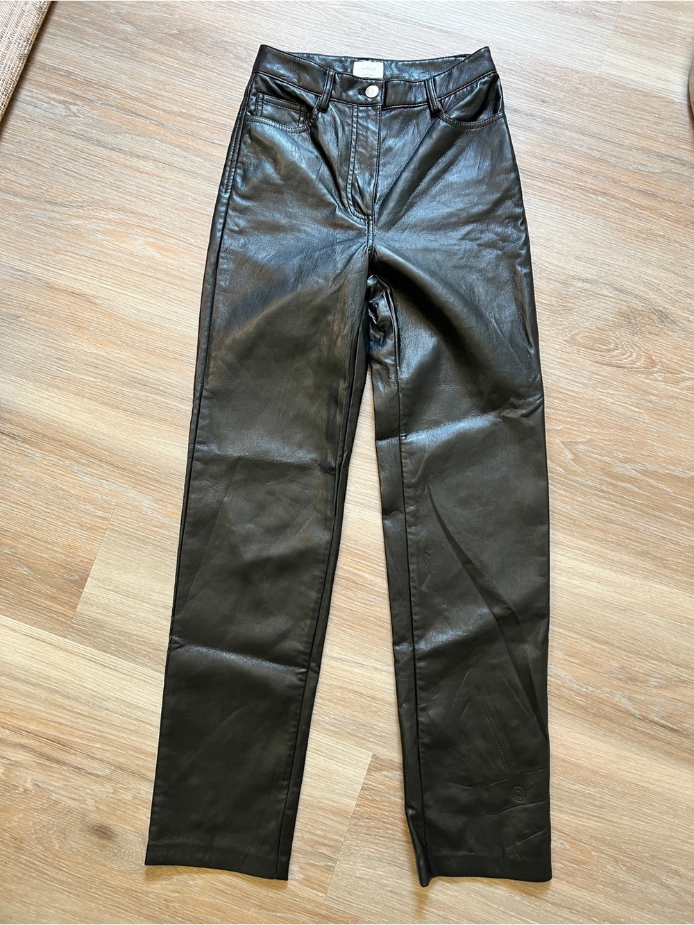 Aritzia Wilfred Faux Leather Straight Leg Pants Black High Rise Women’s 6 Vegan